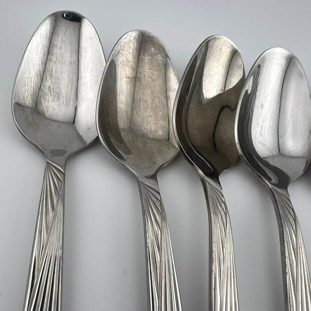 Set of 8 Mikasa Stainless 18/10 Oval Dinner Spoons Manifesto Glossy Vintage 2006